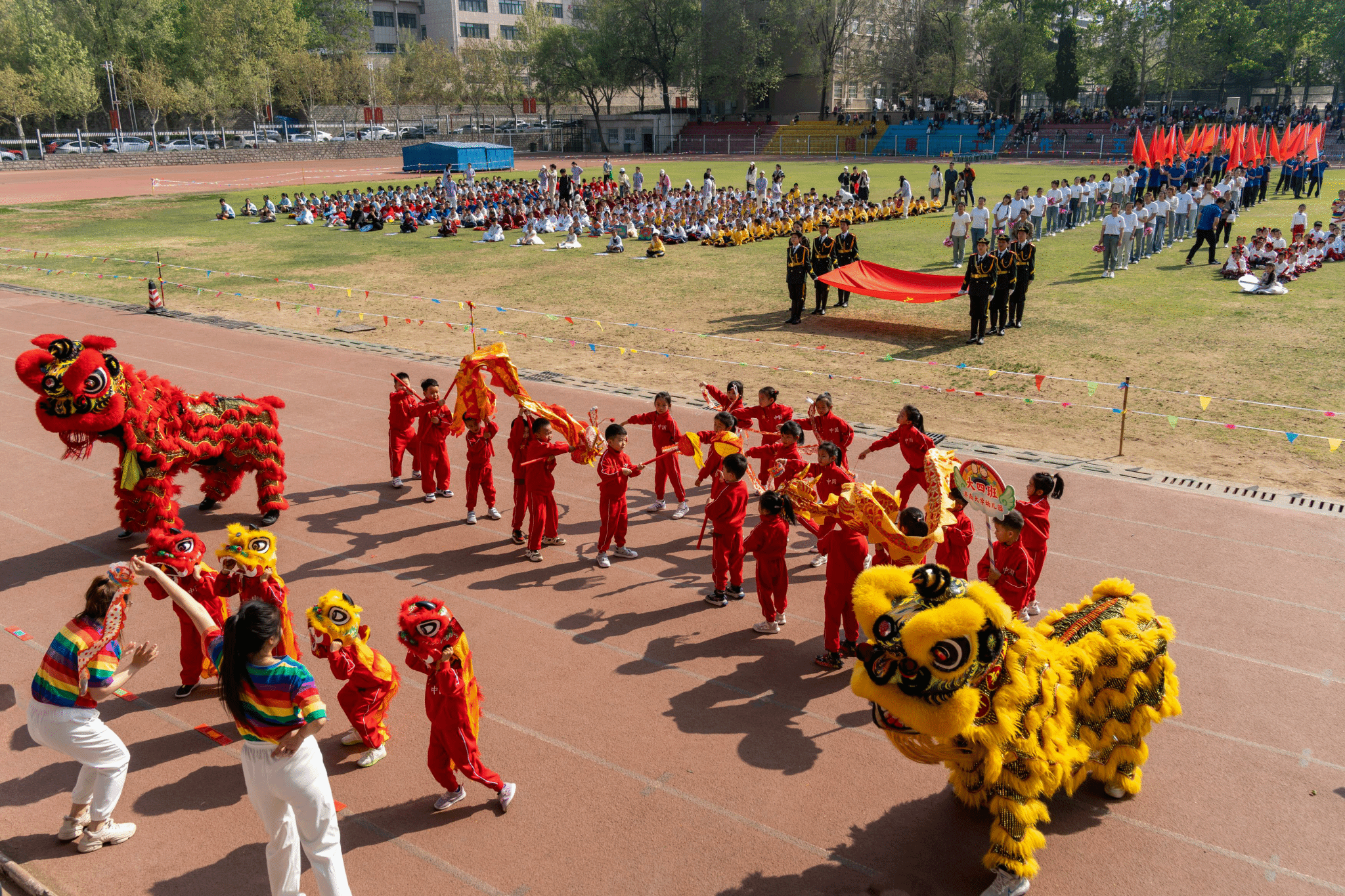 大学生校园活动照片图片