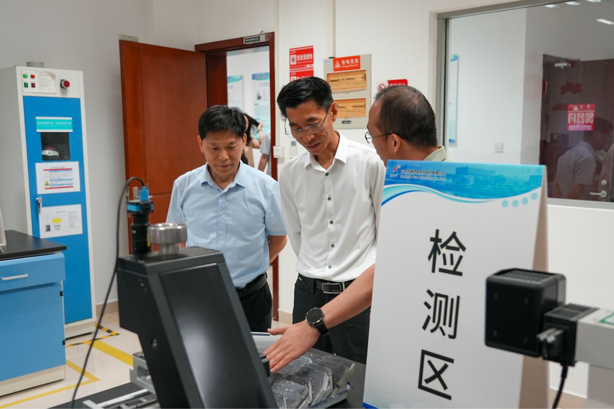 37225 37225